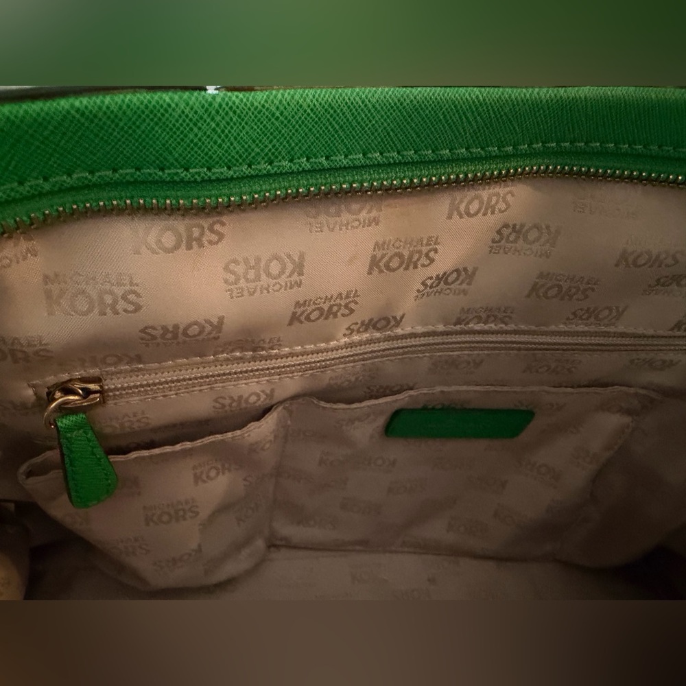 Michael Kors Kelly Green Saffiano Leather Satchel with Gold Hardware - Picture 9 of 15